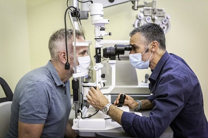 Advertencia sanitaria: no descuides tus ojos por el COVID-19