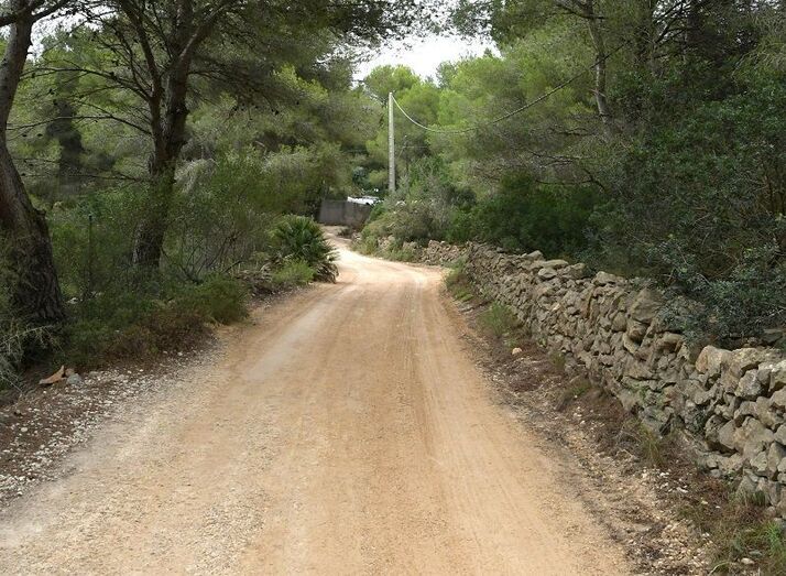 Xàbia repara los caminos de Les Planes tras las últimas lluvias