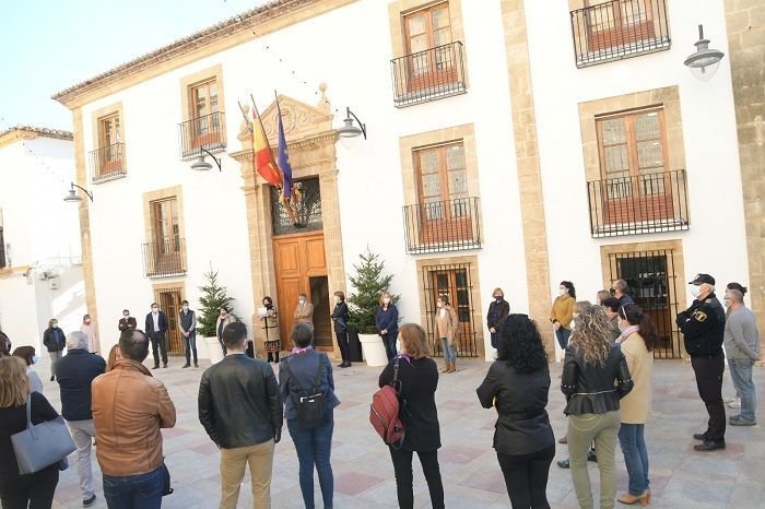 Minuto de silencio en Xàbia en recuerdo de la violencia machista