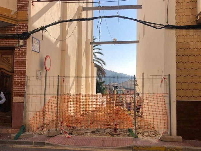 Comienzan las obras de remodelación de la calle Llebeig  de Benitatxell
