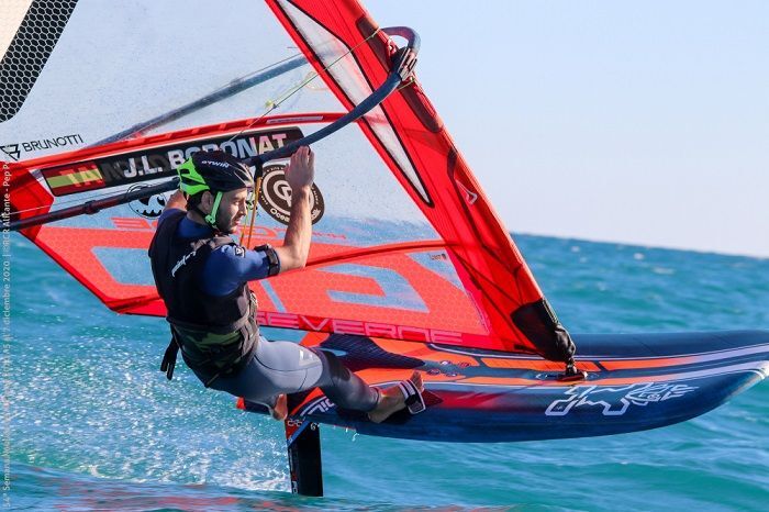 José Luis Boronat del Club Náutico de Jávea, campeón autonómico de Open Foil