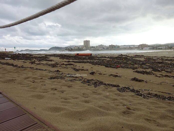 El senador de Compromís, Carles Mulet, pregunta al Gobierno si pretende actuar en las playas de la Marina Alta tras el paso de Filomena