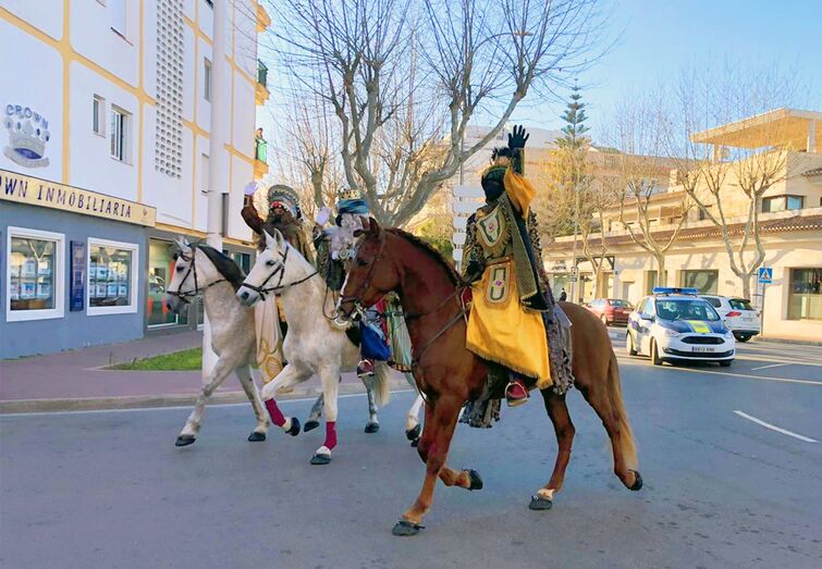 Los Reyes Magos llenan Xàbia de magia en una de sus visitas más esperadas