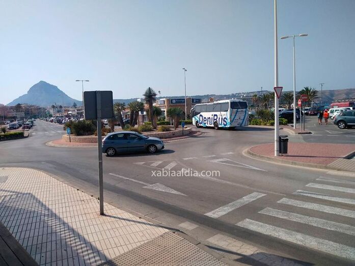 Xàbia pagará 0,85 euros por cada viaje de los jubilados en los autobuses de la línea urbana
