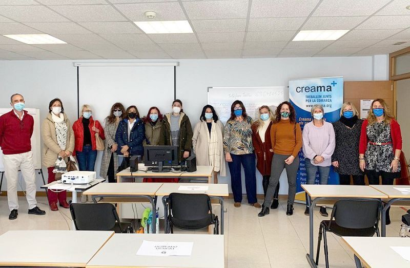 Creama forma a 20 personas sin oficio de La Marina a través de su taller de empleo