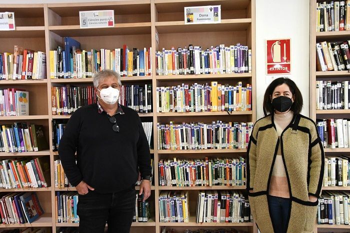 La Biblioteca Municipal de Xàbia crea un espacio dedicado a la mujer y al feminismo