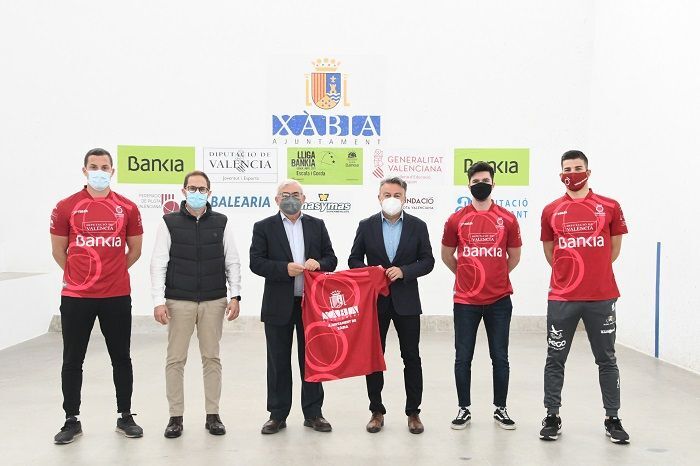 Xàbia firma un convenio con la Fundació Pilota Valenciana para la promoción de este deporte