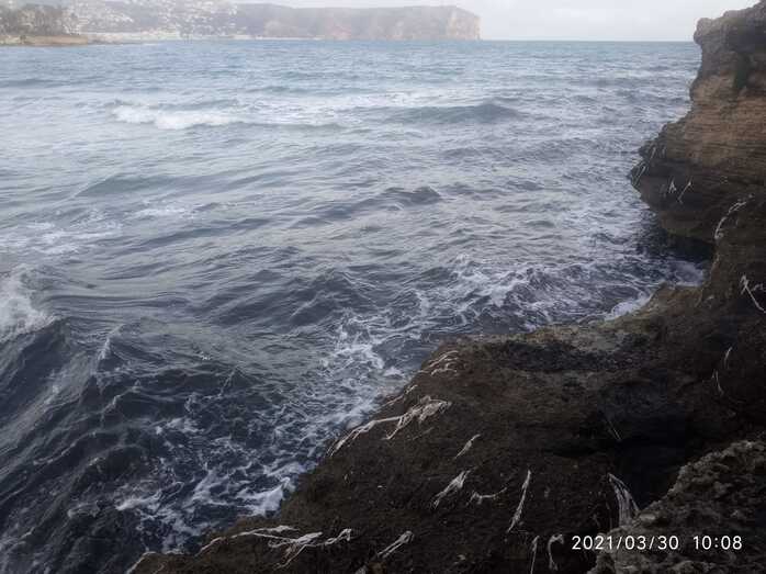 Aparecen más toallitas ahora en el segundo Montañar de Xàbia