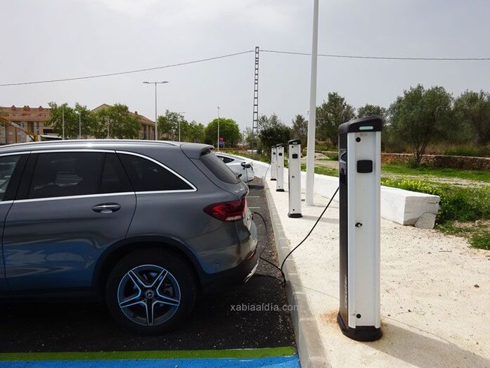 Las luces del parking de Duanes se encienden tres meses y medio después de finalizar la obra