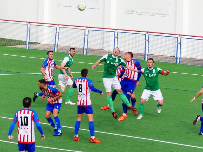 Nueva victoria del CD Jávea en casa contra el Pego (2-0)