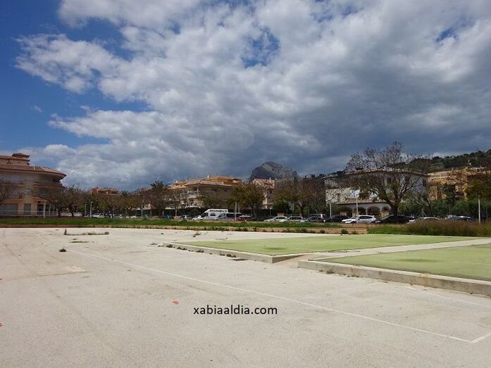 Consell y Xàbia firman el convenio definitivo para la construcción de la piscina municipal