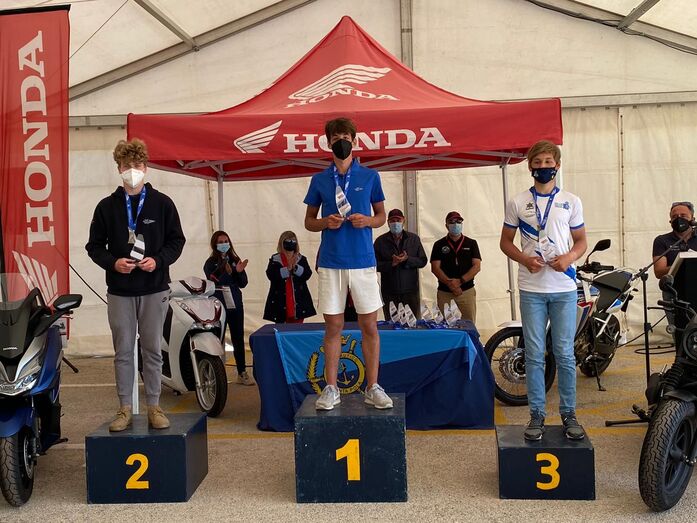 Carlos Marí, del Club Náutico Jávea, campeón autonómico de Bic Techno sub 17