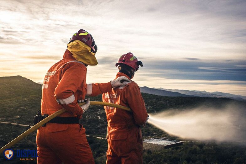 Alumnos de grado medio y superior del ciclo de Emergencias completan su formación en Protección Civil Xàbia