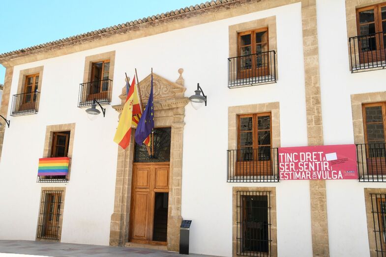Xàbia reparte 427.270 euros de una nueva línea de ayudas a los empreasrios
