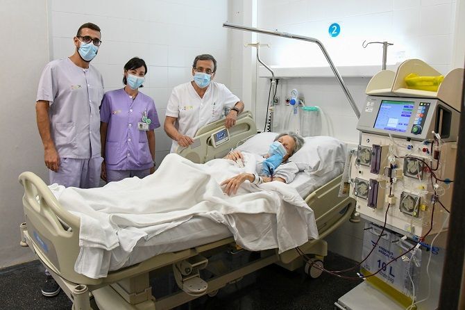 El Hospital de Dénia introduce una nueva técnica para tratar enfermedades autoinmunes