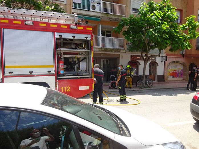 Un incendio en una vivienda obliga a desalojar una finca en la calle Cristo del Mar de Xàbia