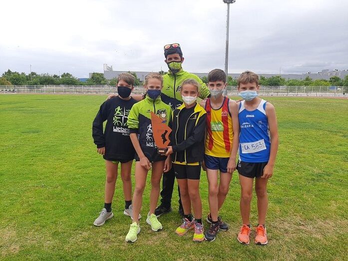 María Devesa y Lucas Jong ganan en el campeonato autonómico de  carrera y lanzamiento de disco