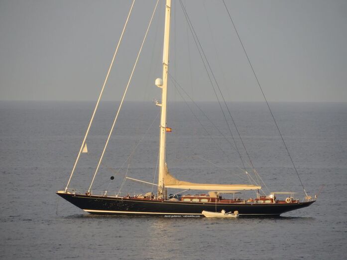 Maria Cattiva, un espectacular velero de 39 metros de eslora en la Sardinera