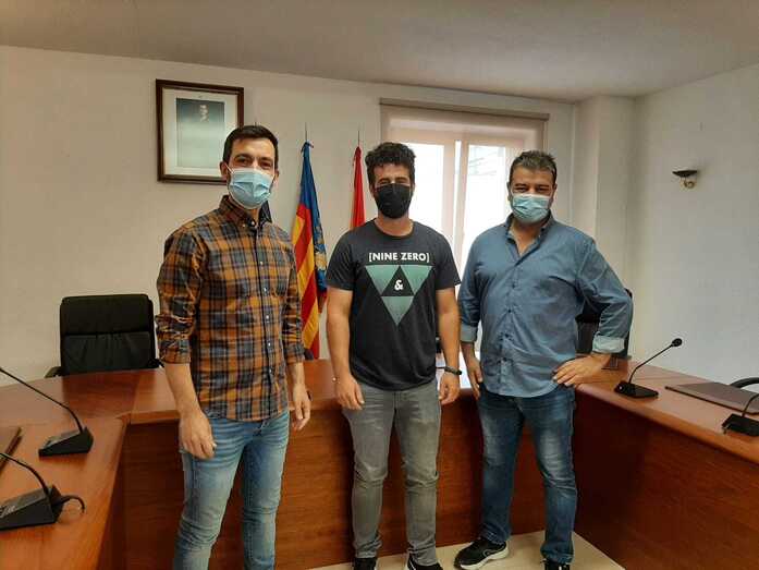 Benitatxell muestra su compromiso con la práctica del Pádel y su club local