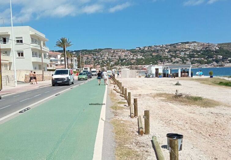 Así luce la barrera integrada del Primer Montañar para evitar que los coches aparquen