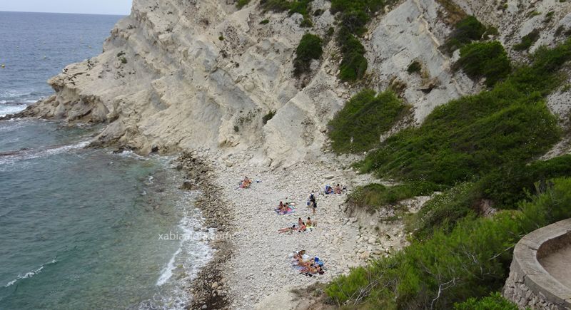 El acceso a la Cala del Francés sigue abierto