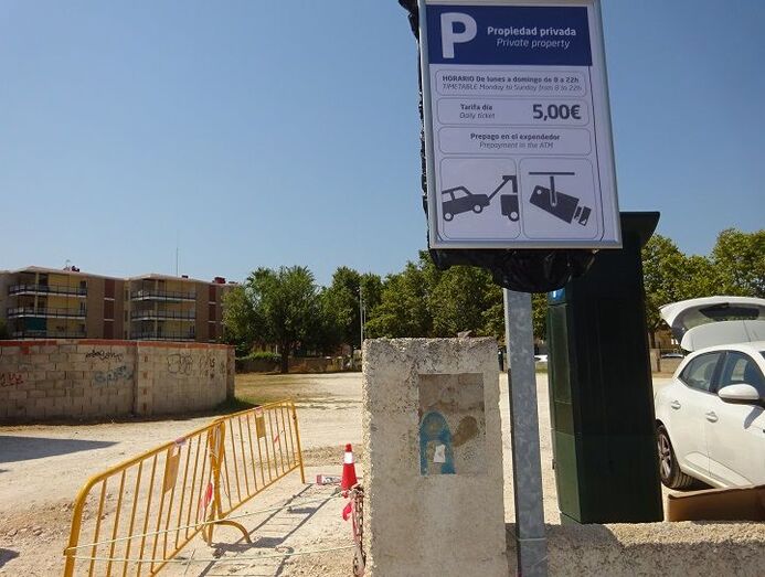 Los comerciantes del Arenal y Empark ponen a disposición de los visitantes  y turistas un aparcamiento a 5 euros el día