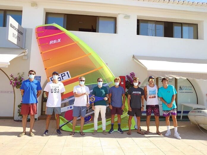 El Club Náutico Jávea desea los mejores resultados a los regatistas olímpico de Windsurf