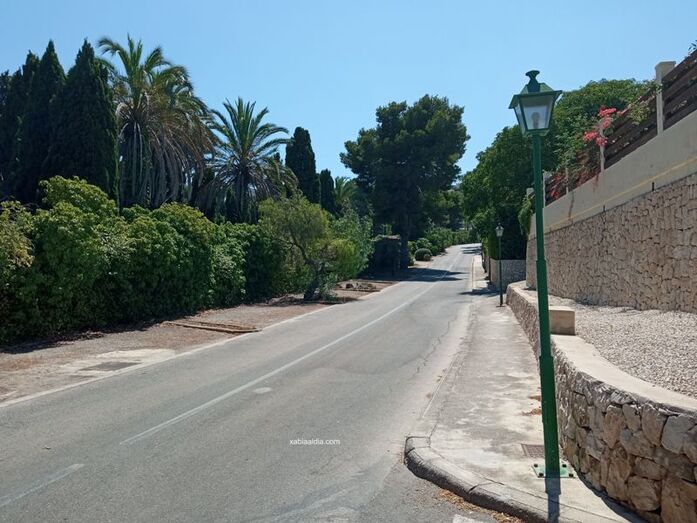 El contrato de renovación del alumbrado del Tosalet de Xàbia, con ganador virtual tras justificar una empresa el precio ofertado