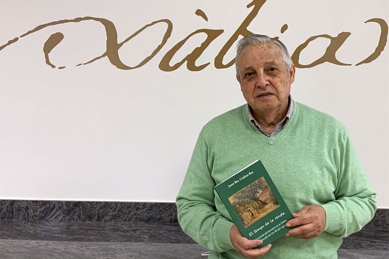 Codina Bas recoge el testimonio de casi 40 mayores de Xàbia para retratar el costumbrismo del temps de la renda