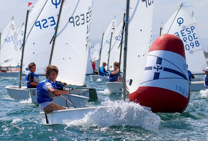 Mateo Carbonell del Club Náutico Jávea  logra el primer puesto en Optimist A en el Gran Trofeo Valencia
