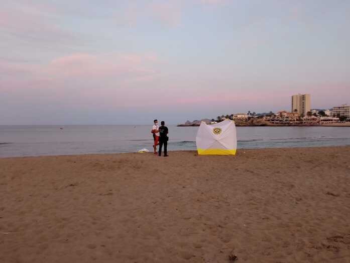 Fallece un bañista en la playa del Arenal de Xàbia