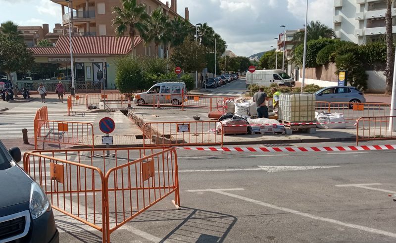 Servicios mejora el drenaje de uno de los puntos críticos de la avenida de la Libertad