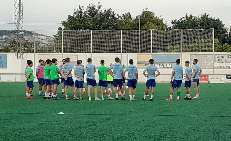 El CD Jávea vuelve a ser líder de Preferente tras 19 años