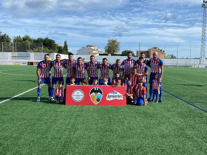 Al Jávea le faltó la suerte de los campeones para derrotar al Sueca