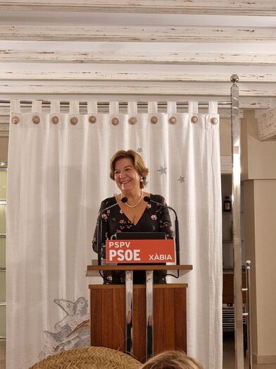 Los militantes y simpatizantes del PSPV de Xàbia despiden a Isabel Bolufer