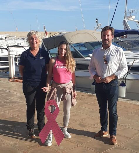 María Ferrer y Tenin García ponen en marcha unas jornadas de remo en el Club Náutico Jávea para mujeres con cáncer