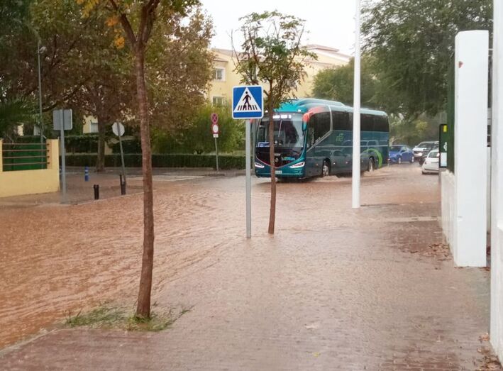 La borrasca concentrada en alta mar roza el litoral de Xàbia provocando grandes chubascos