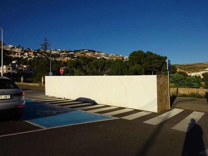 Un mural del artista Víctor Goikoetxea dará la bienvenida al núcleo urbano de Duanes