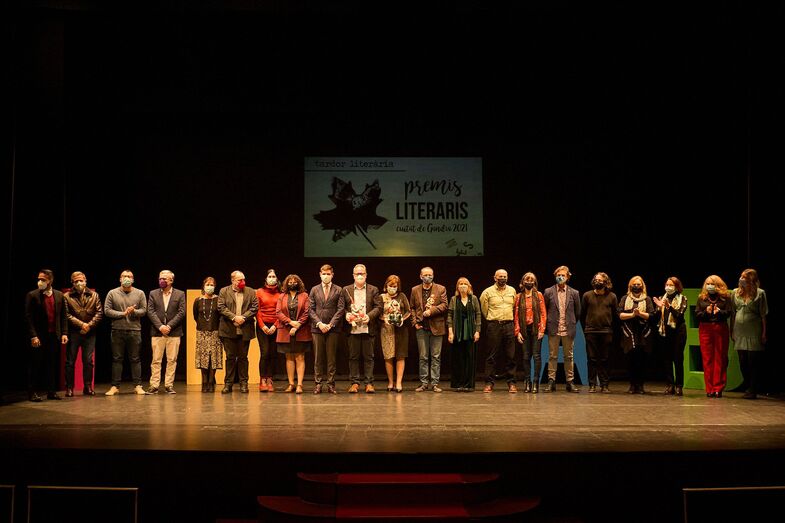 Gandia rinde homenaje a la escritora de Xàbia Pepa Guardiola