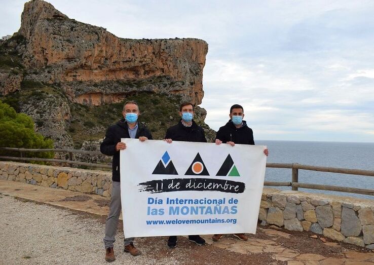 Los acantilados de Benitatxell, escenario del Día de las Montañas en la Marina Alta