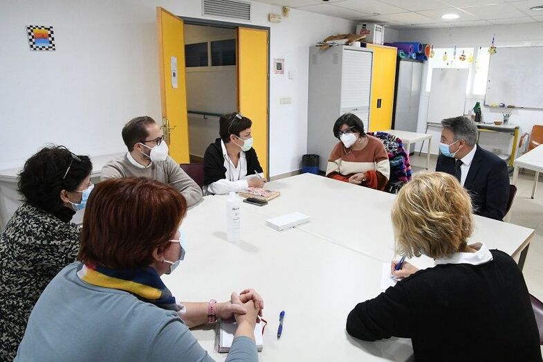 La portavoz del PSPV en la Comisión de Servicios Sociales de les Corts se reúne con colectivos de Xàbia