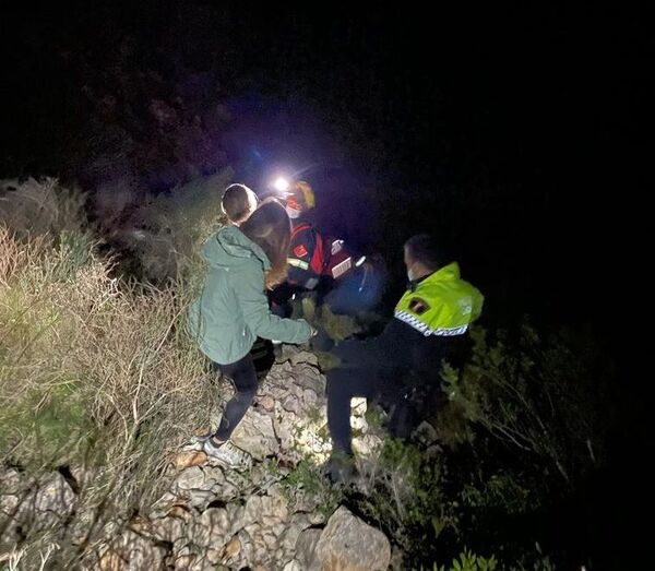La Policía Local de Xàbia localiza a dos senderistas que se han perdido por el Montgó al caer la noche