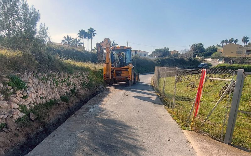 Benitatxell inicia las obras para renovar más de 650 metros de tuberías de agua en el Polígono 4
