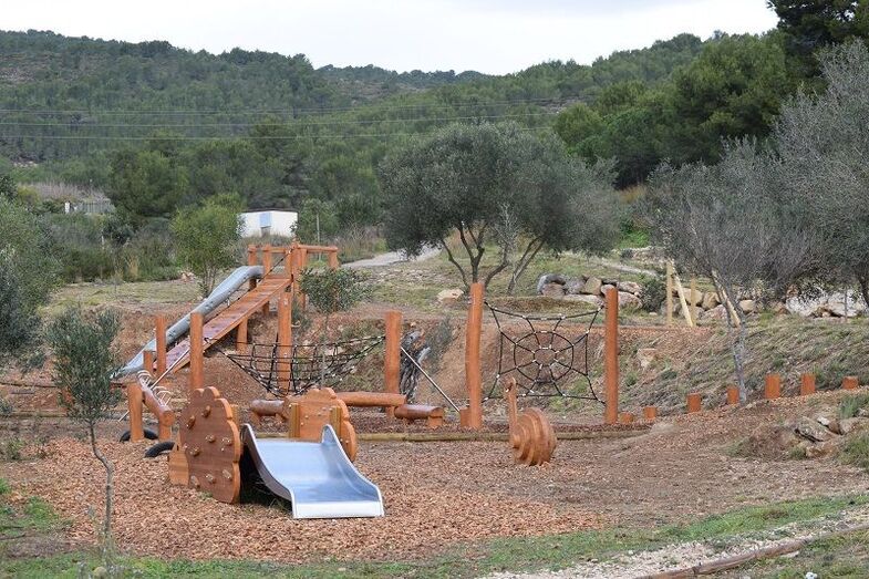 Benitatxell estrena un completo y gran parque en la zona de Les Fonts