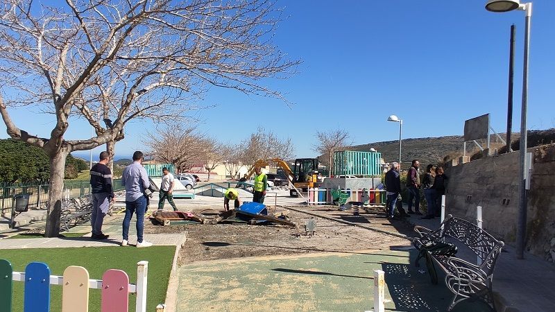 Benitatxell plantará más árboles en la entrada principal por Xàbia