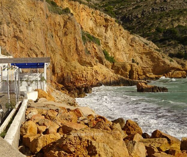 Puertos contrata un estudio para valorar la afección de las obras en el dique a la playa del Pope