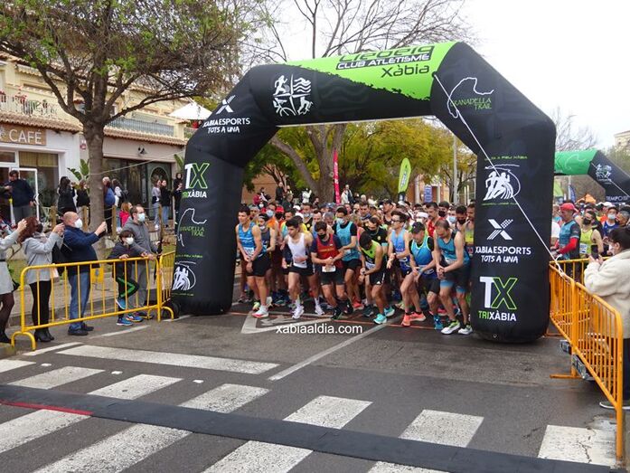 Youssef Ahatach y María Isabel Ferrer, ganadores en la Volta a Peu de Xàbia 2022