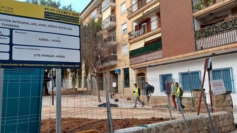 Fotonoticia: Vuelven los operarios al parque Thiviers