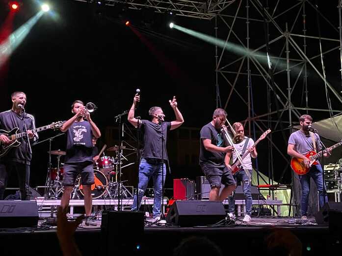 La banda de Xàbia Arsènic presenta su tema L'Últim Anhel junto a La Fúmiga