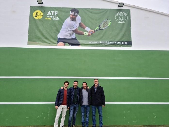 El Club de Tenis Jávea y la Academia de Tenis Ferrer renuevan su acuerdo de colaboración